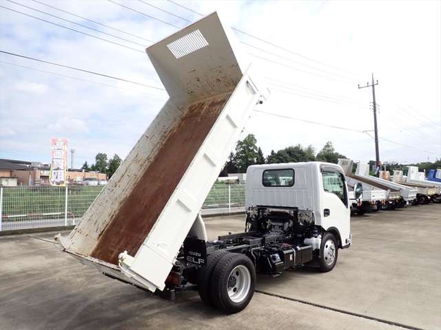 Isuzu Elf 12