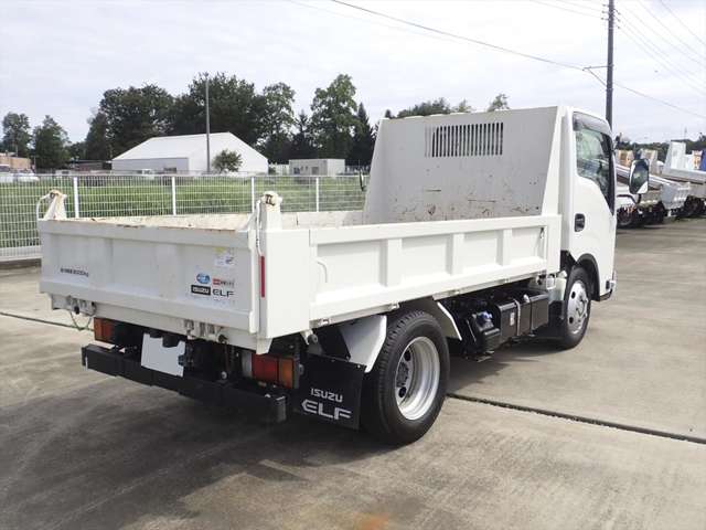 Isuzu Elf 2