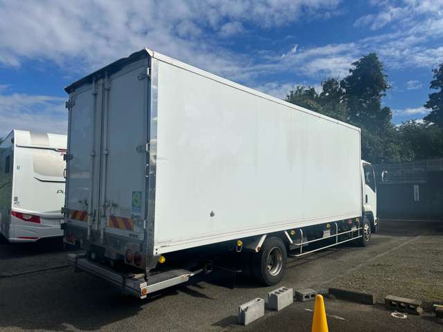 Isuzu Forward 11
