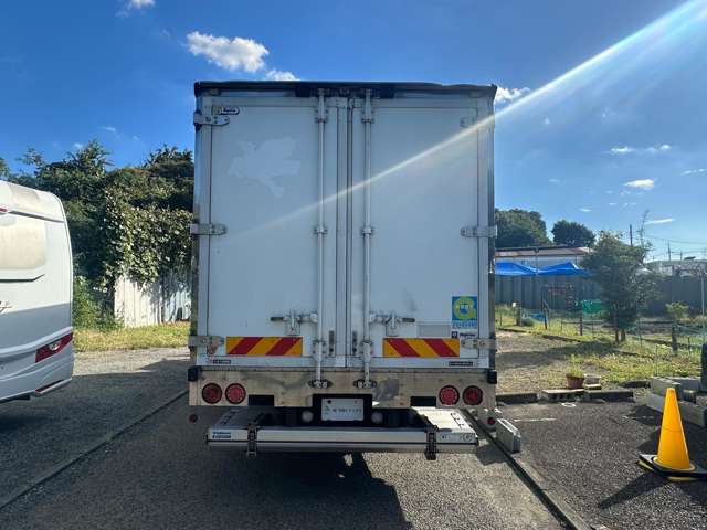 Isuzu Forward 12