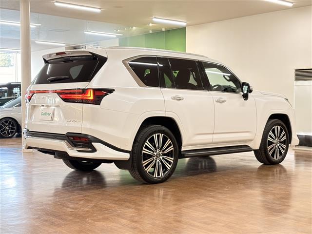 Lexus LX 6