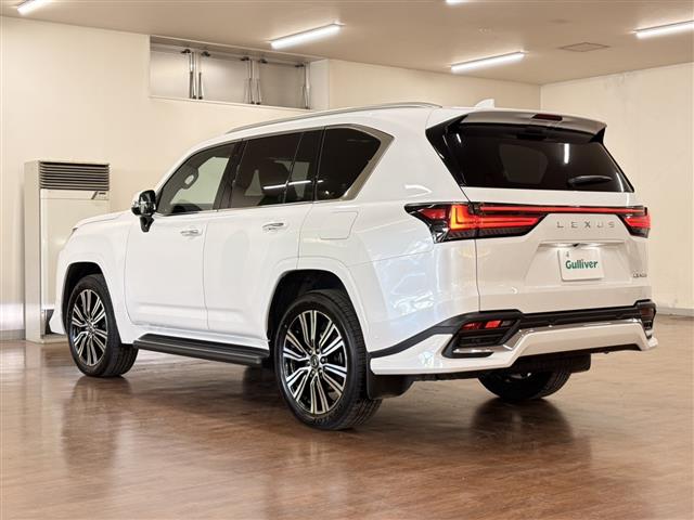 Lexus LX 7