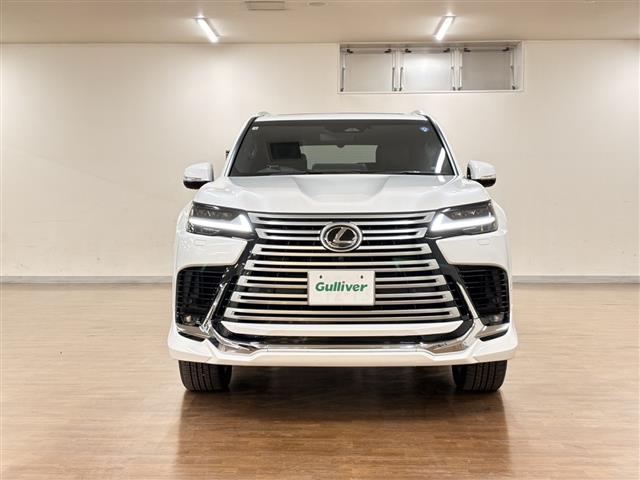Lexus LX 8