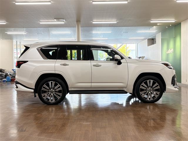 Lexus LX 10
