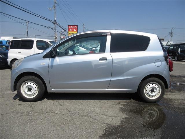 Daihatsu Mira 4