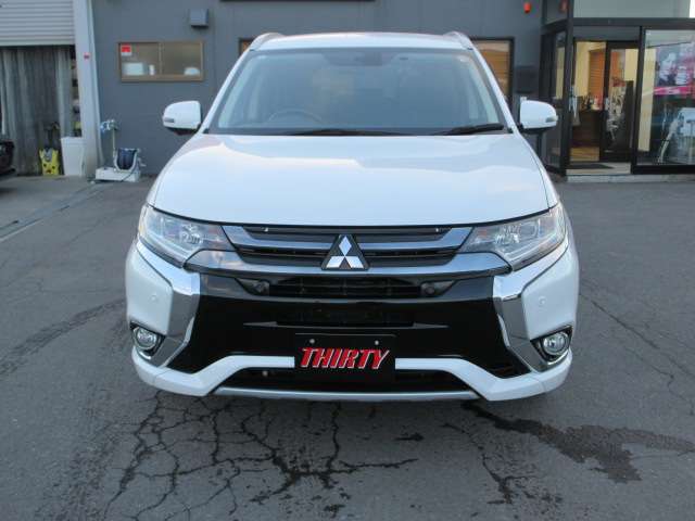 Mitsubishi Outlander PHEV 4