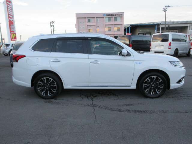 Mitsubishi Outlander PHEV 6