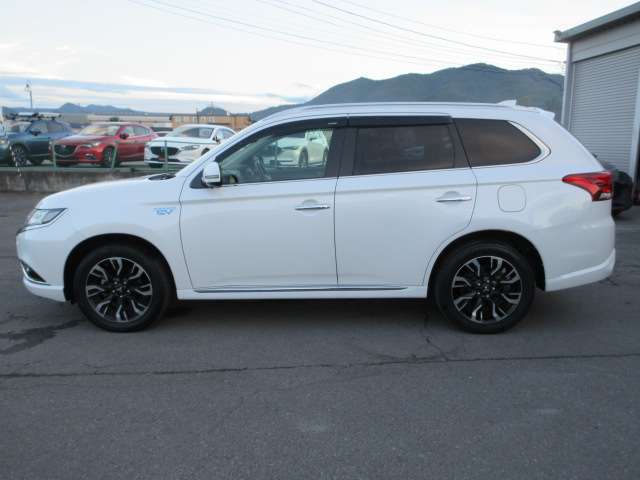 Mitsubishi Outlander PHEV 8