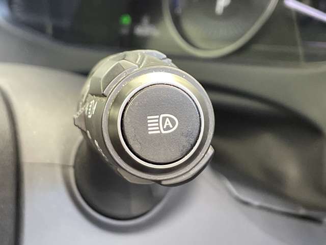 Lexus UX 12