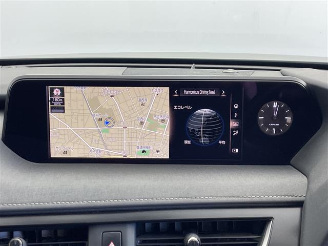 Lexus UX 6