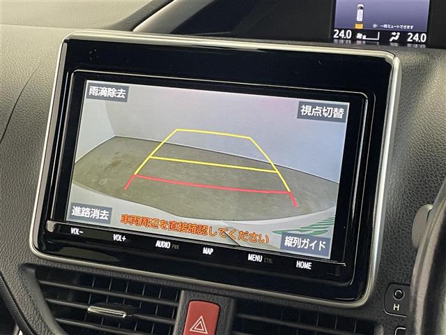 Toyota Voxy 8