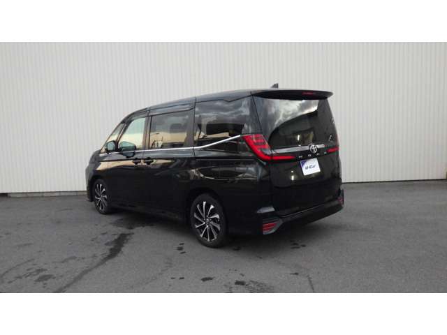 Toyota Noah 7