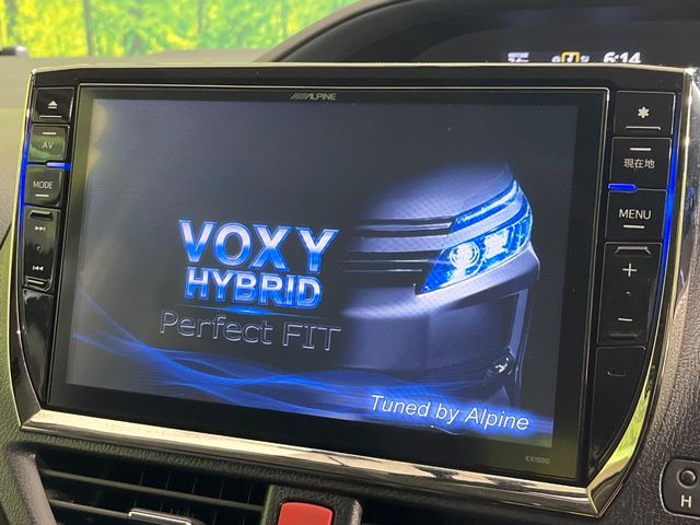 Toyota Voxy 4