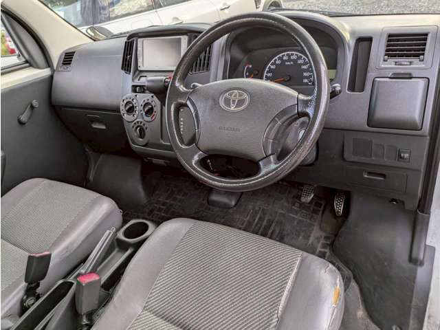 Toyota Light Ace Truck 2