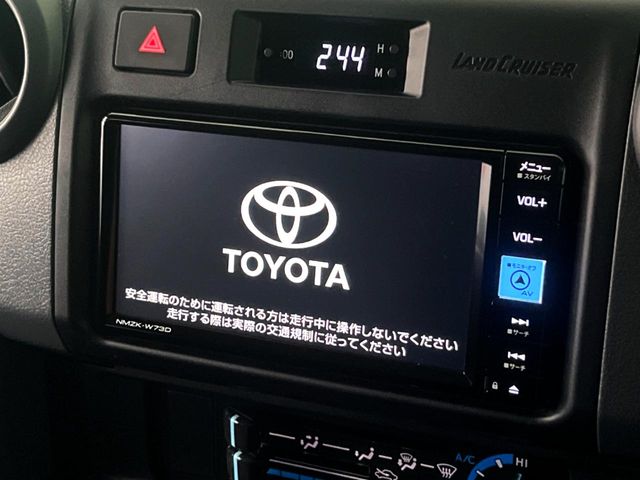 Toyota Land Cruiser 70 3