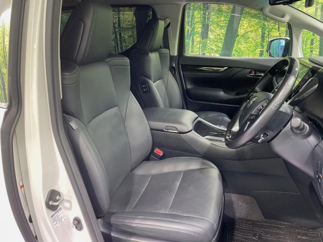 Toyota Vellfire 9