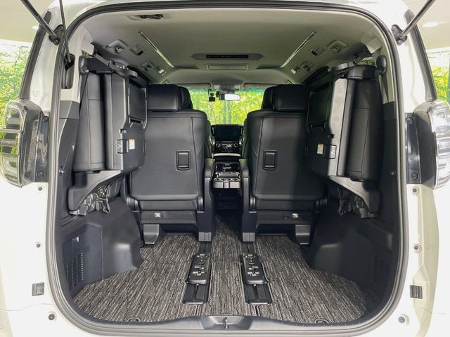 Toyota Vellfire 11
