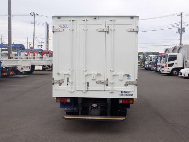 Mitsubishi Fuso Canter 7