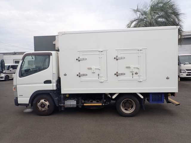 Mitsubishi Fuso Canter 9