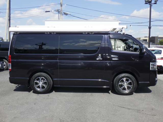 Toyota Hiace Van 13