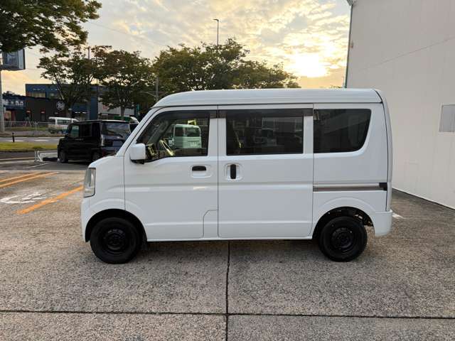Nissan NV100 Clipper 4
