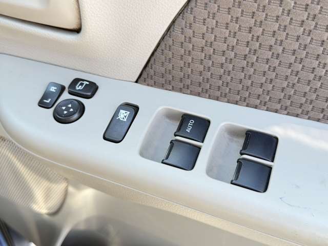 Nissan NV100 Clipper 12