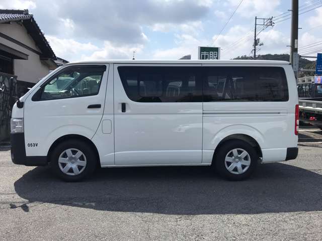 Toyota Regius Ace 11