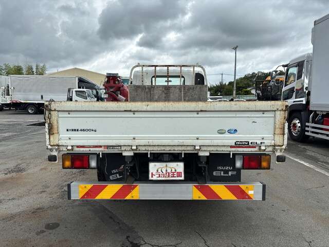 Isuzu Elf 7