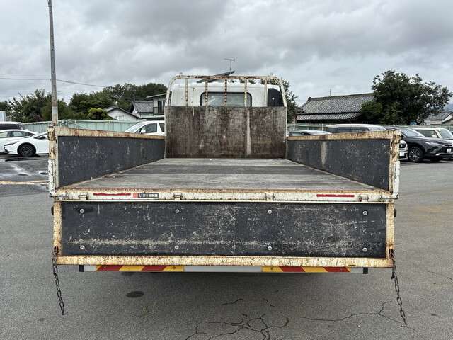 Isuzu Elf 8
