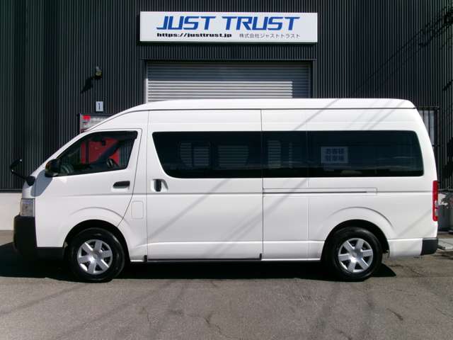 Toyota Regius Ace 12