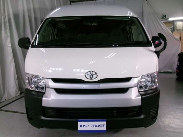Toyota Regius Ace 3