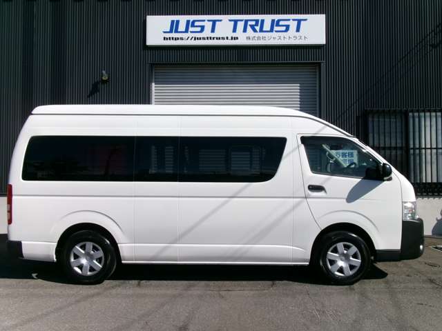 Toyota Regius Ace 11