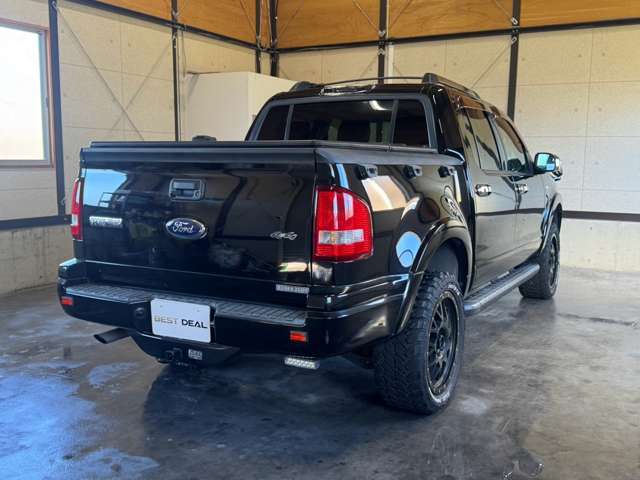 Ford Explorer Sport Trac 11