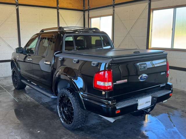 Ford Explorer Sport Trac 8