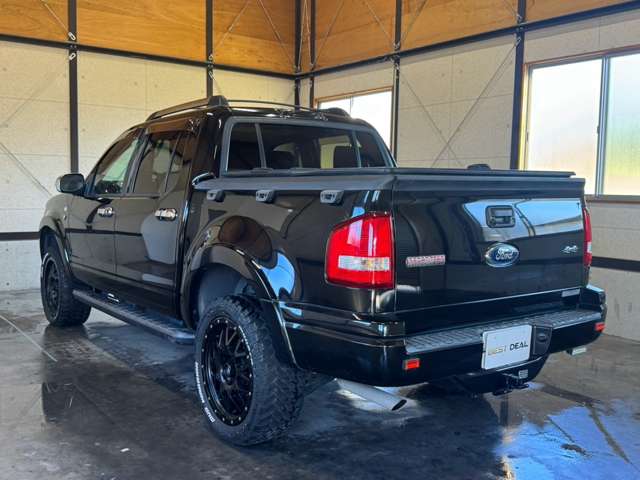 Ford Explorer Sport Trac 9