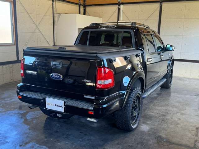 Ford Explorer Sport Trac 10