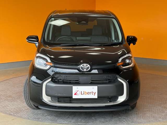 Toyota Sienta 11
