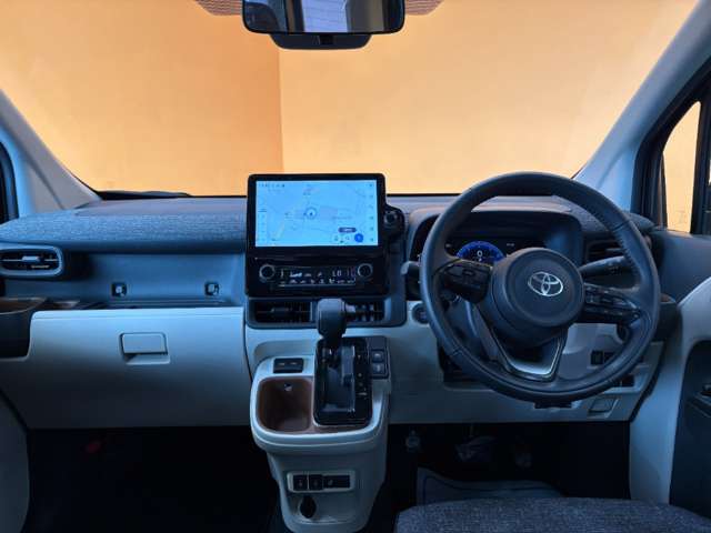 Toyota Sienta 2