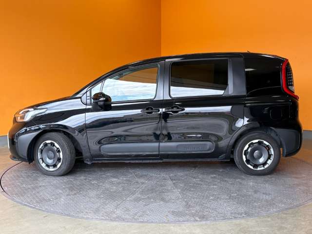 Toyota Sienta 5