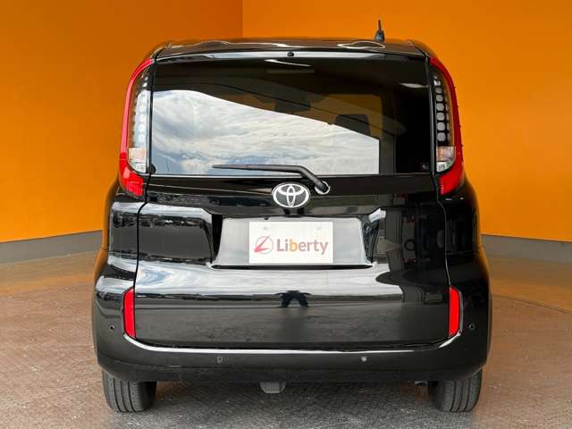 Toyota Sienta 7