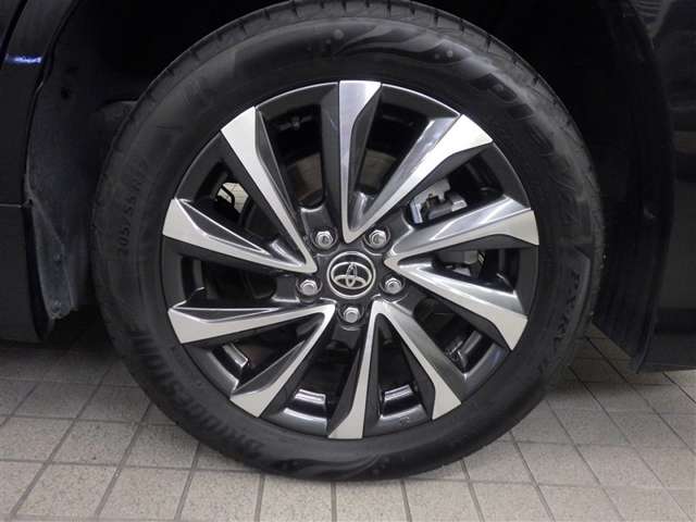 Toyota Voxy 8