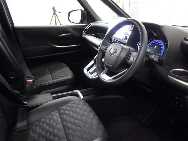 Toyota Voxy 9
