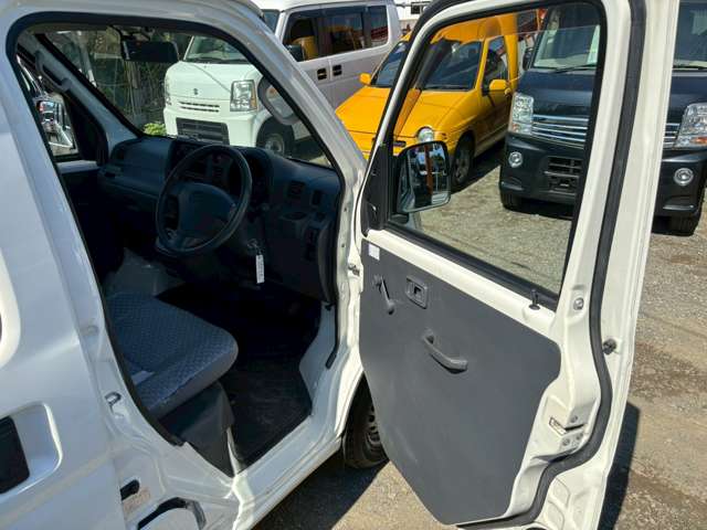 Daihatsu Hijet Cargo 12
