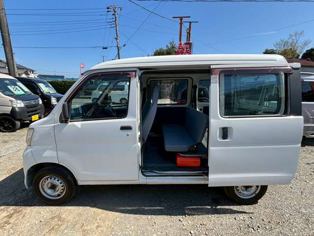 Daihatsu Hijet Cargo 4