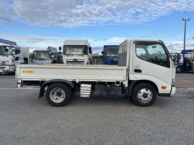Hino Dutro 11