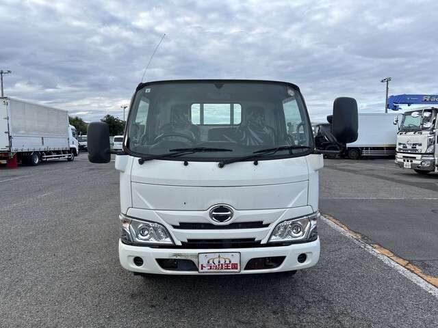 Hino Dutro 3