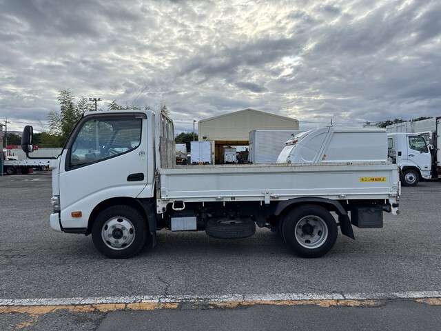 Hino Dutro 5