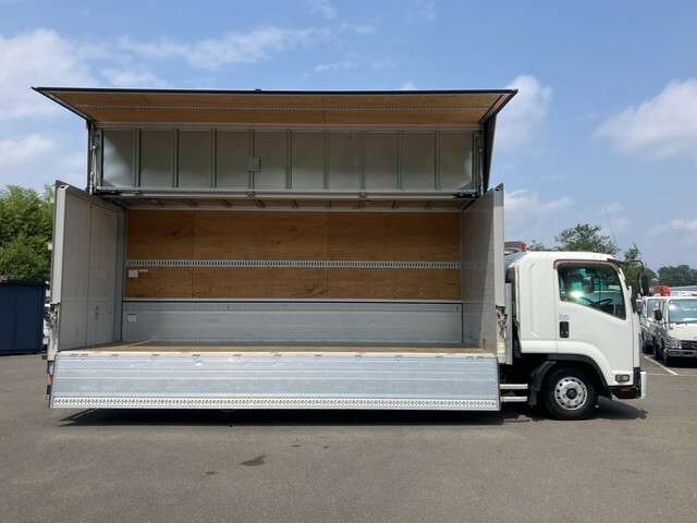 UD Trucks Condor 6