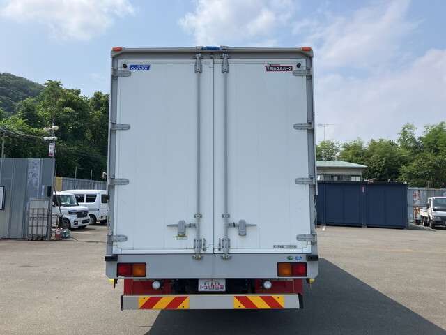 UD Trucks Condor 9