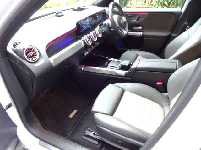 Mercedes-Benz EQB 12